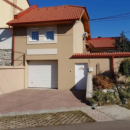 Adeliz Apartman *