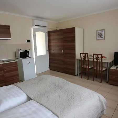 Adeliz Apartman Apartmán Eger