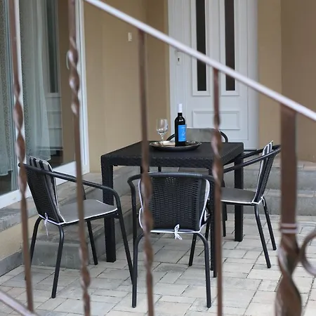 Adeliz Apartman